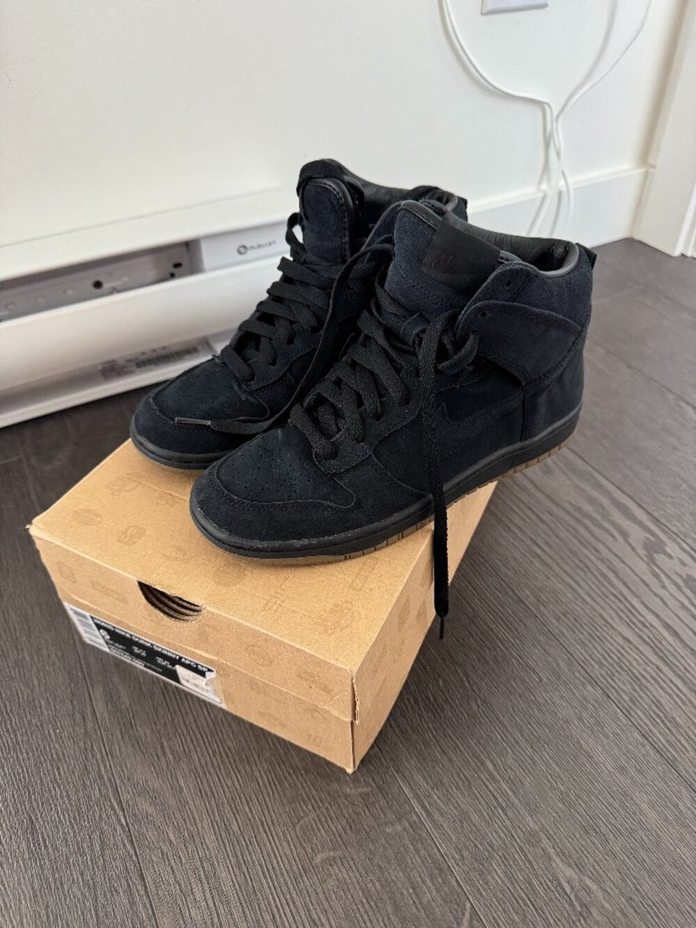 RARE NIKE X APC WOMENS DUNK SKINNY BLACK SUEDE SIZE 6 LIMITED EDITION